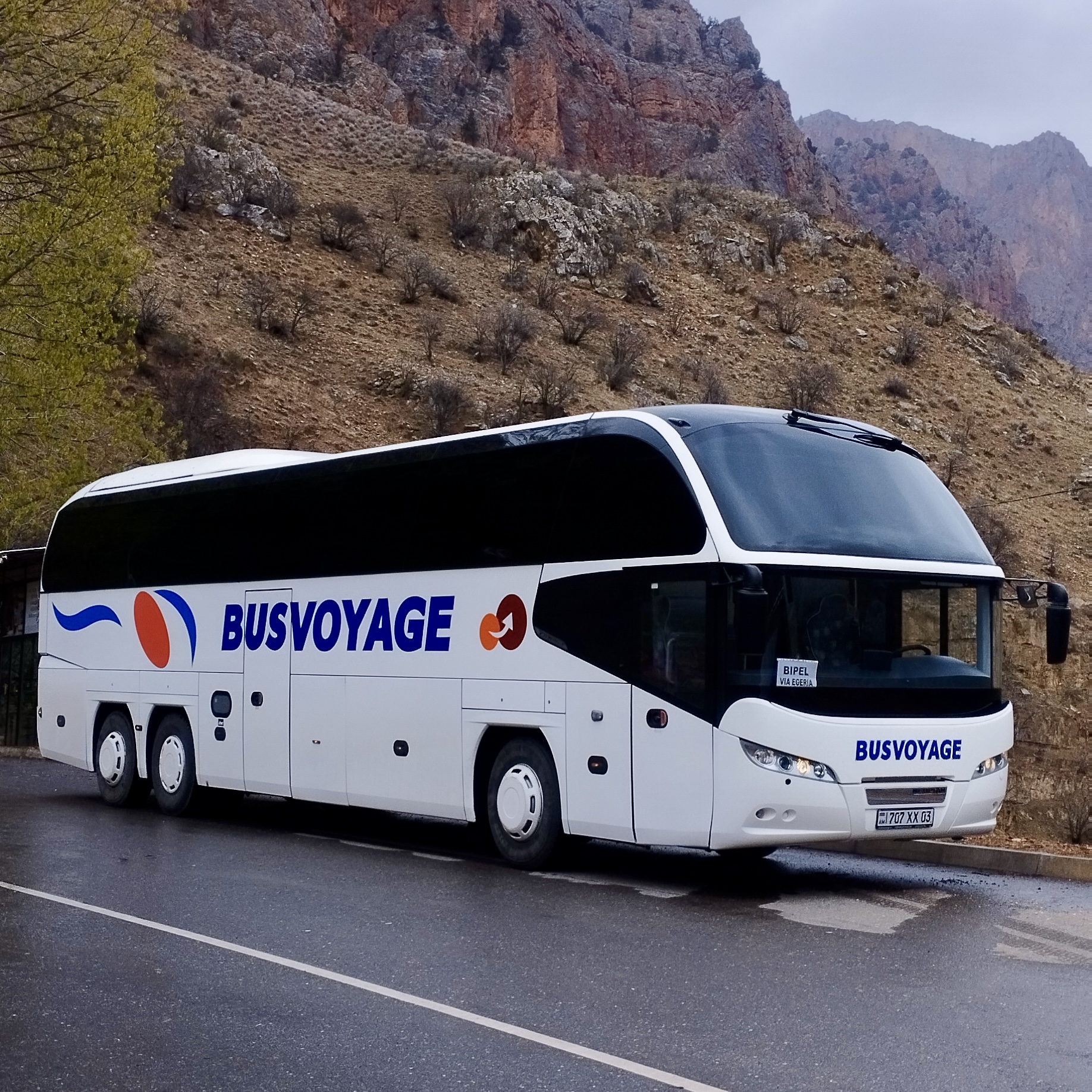 BUSVOYAGE bus 12